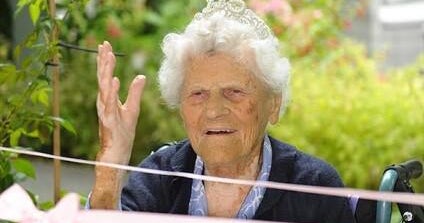 Pasaulio vyriausia gyva moteris britė Ethel Caterham švenčia 116-ąjį gimtadienį