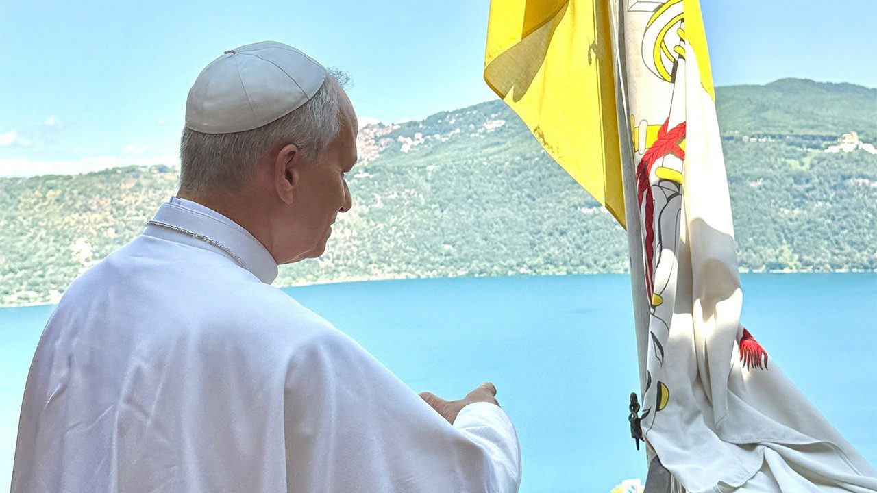 Popiežius Leonas XIV pradeda atostogas po ryžtingų sprendimų