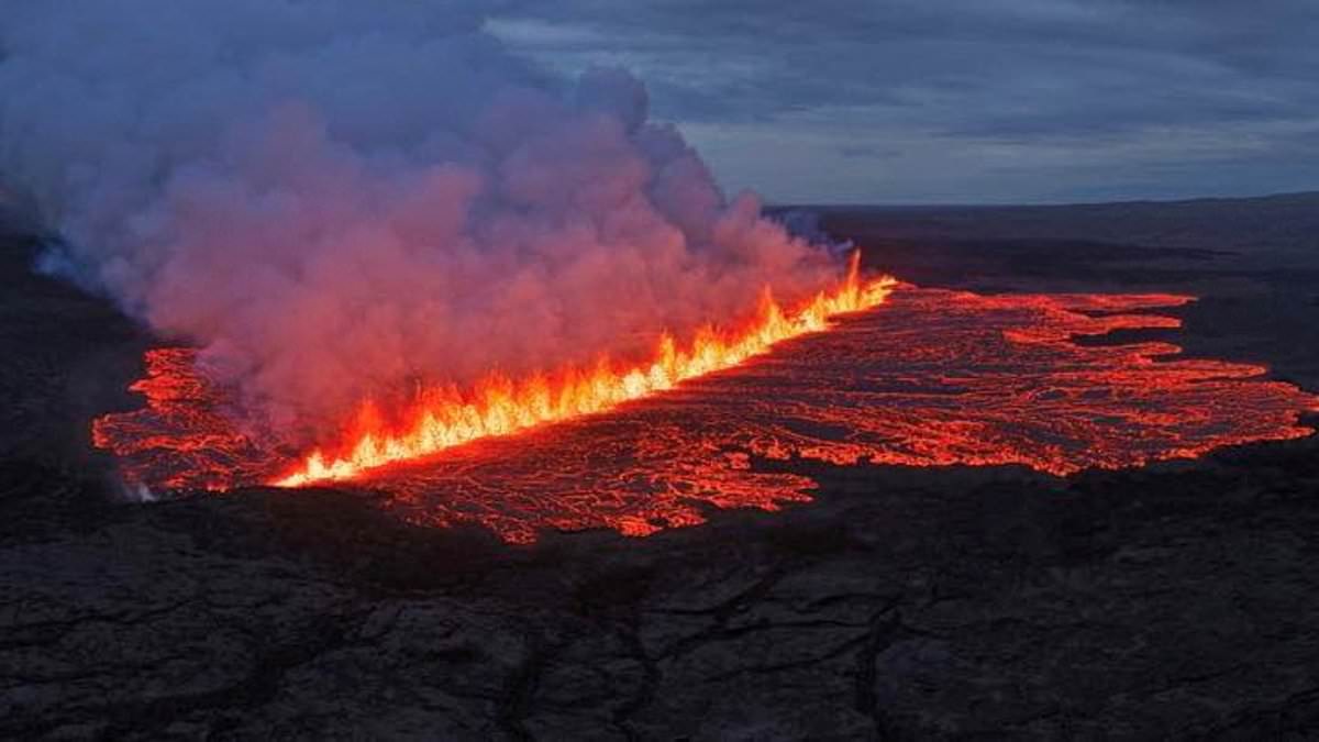 Islandijoje išsiveržė ugnikalnis – evakuoti turistai ir gyventojai