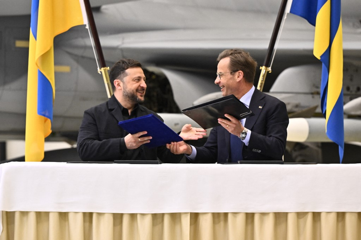 Švedija perduos Ukrainai naikintuvus „Gripen“ ir raketas „Meteor“