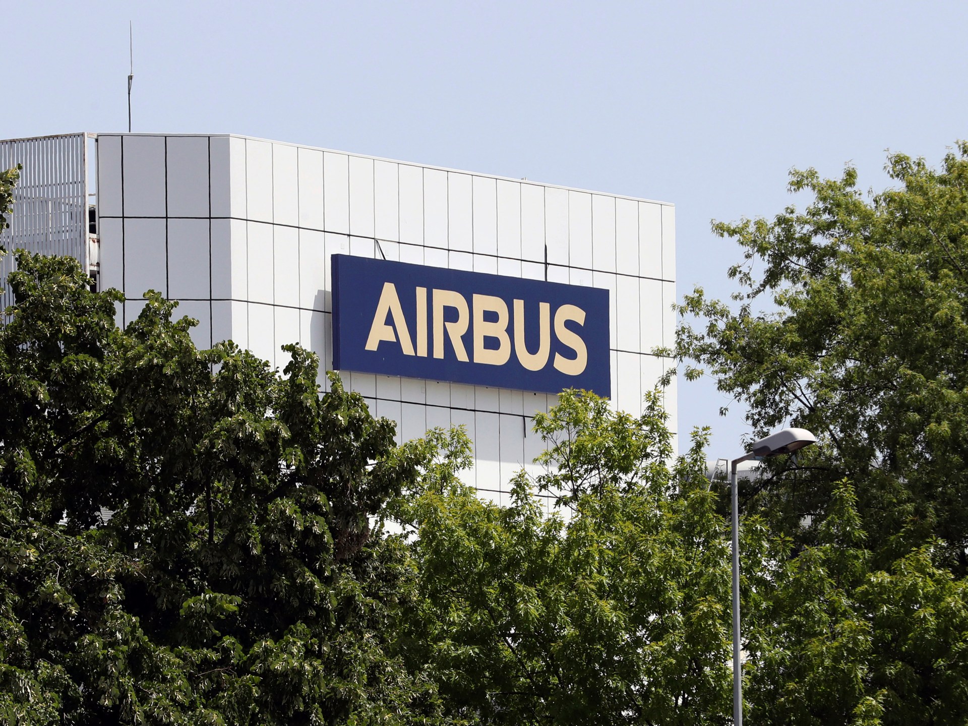 Kosminė spinduliuotė privertė „Airbus“ skubiai atnaujinti tūkstančius lėktuvų