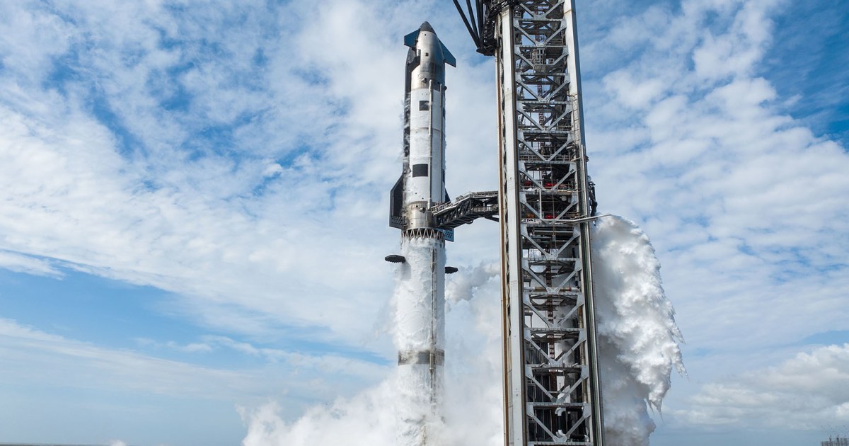 Elono Musko „SpaceX“ ruošiasi „Starship V3“ skrydžiui