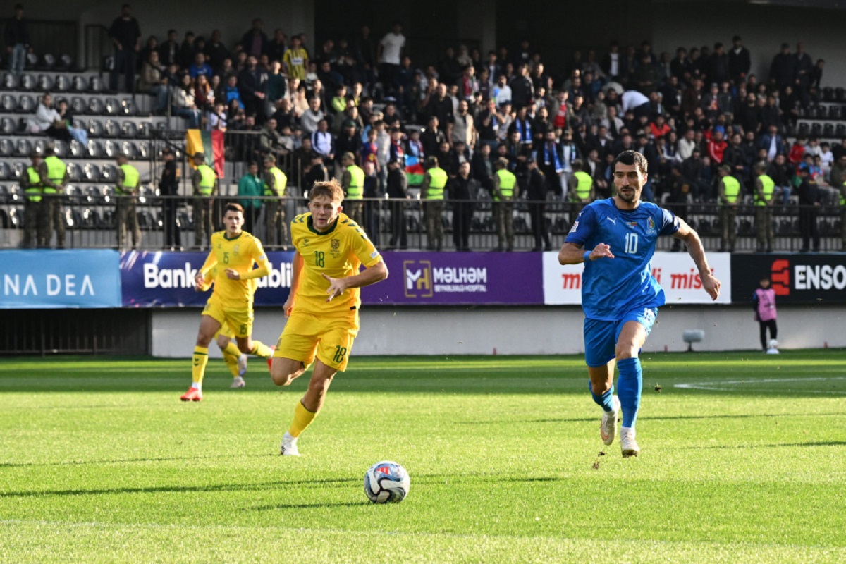 Nacionalinė futbolo rinktinė išvykoje nusileido Azerbaidžanui
