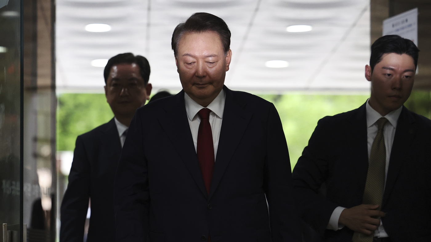 Pietų Korėjos teismas patvirtino buvusio prezidento Yoon Suk Yeol suėmimą