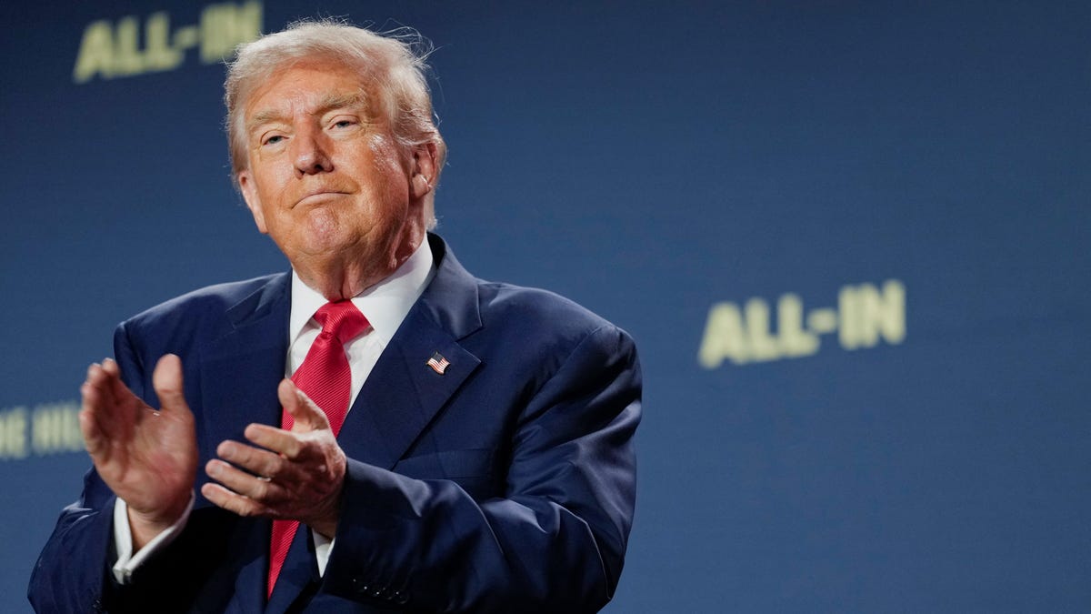 D. Trumpas siekia įvesti vieningą dirbtinio intelekto reguliavimą visose JAV valstijose