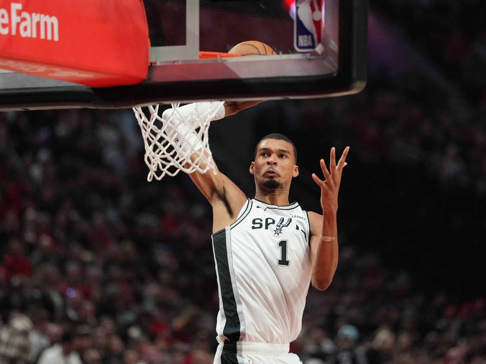 NBA atkrintamosios: „Rockets“ pergalė ir galingas Wembanyamos sugrįžimas