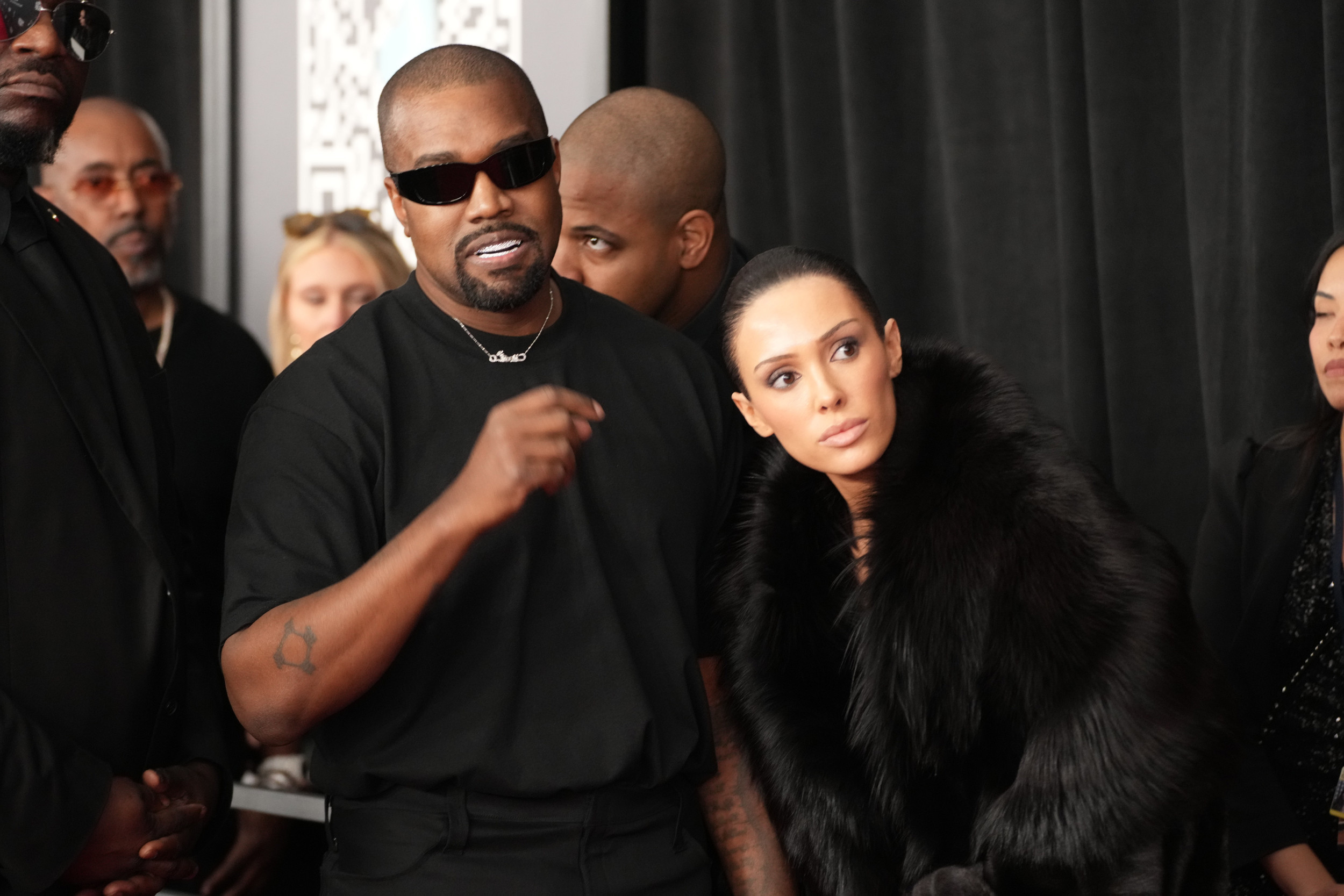 Australija atšaukė Kanye Westo vizą dėl nacizmą propaguojančios dainos