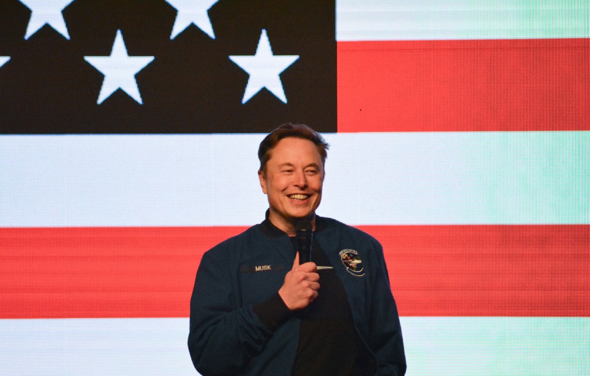 E. Muskas siekia, kad Tesla ir SpaceX finansuotų jo dirbtinio intelekto bendrovę xAI