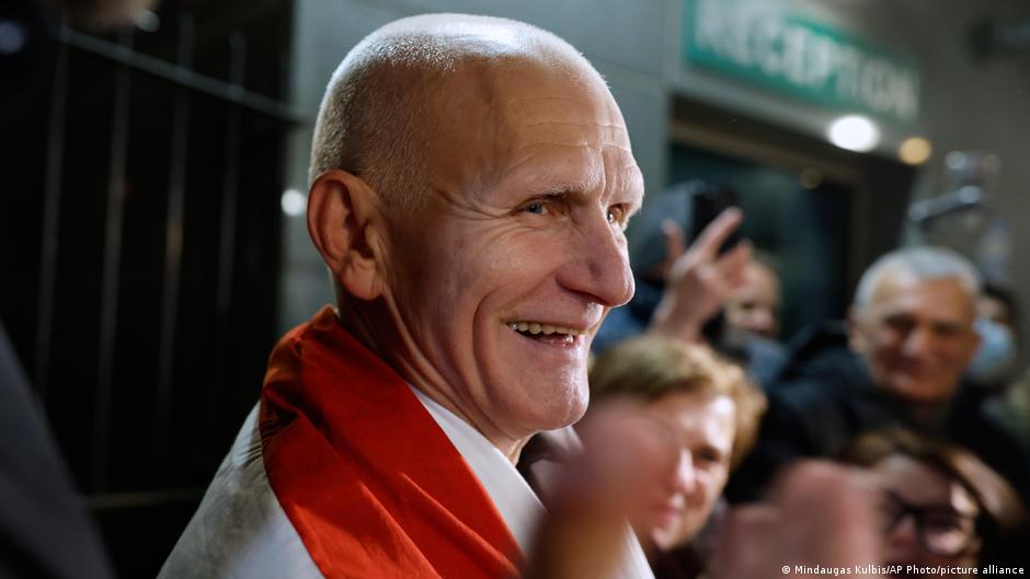 Baltarusija paleido 123 politinius kalinius mainais į JAV sankcijų trąšoms atšaukimą