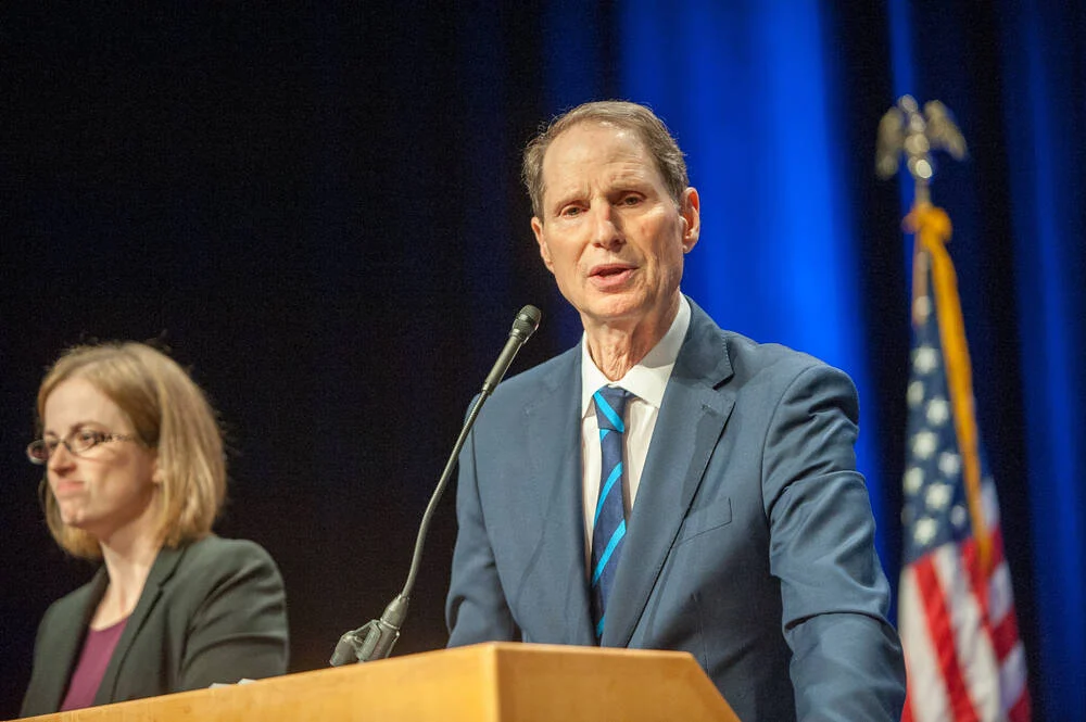 Wyden's Secure American Communications Act Targets Cyber Espionage